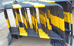 施工鐵馬護(hù)欄加工就來長沙威彎